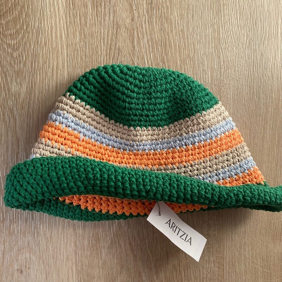 Aritzia crochet hat - Picture 2 of 3